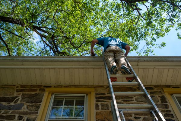 Industrial Gutter Cleaning in Sun City